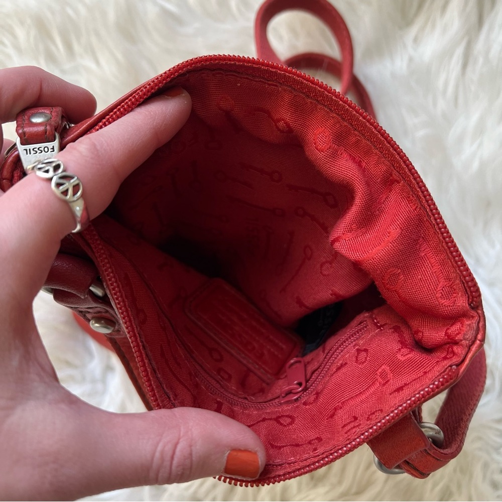 🌿SOLD🌿Fossil Vintage Bright Red Leather Mini Zip Crossbody Rectangle Purse ❤️ - Picture 8 of 9